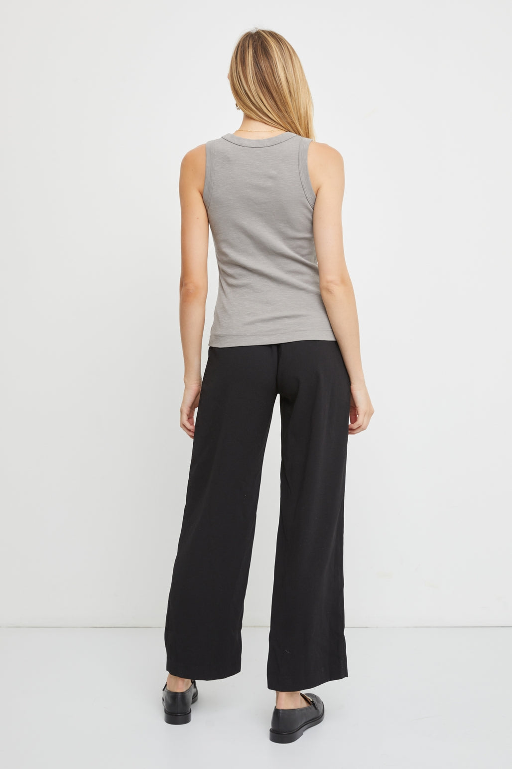Basic V Neck Tank - Earth Gray