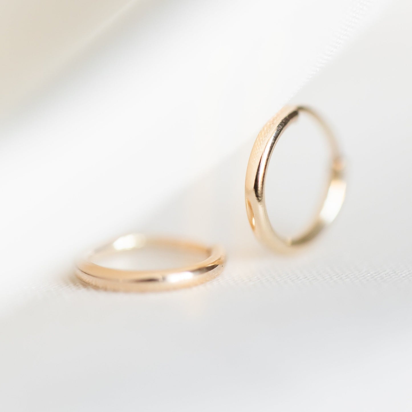 Endless Huggie Earring - Gold