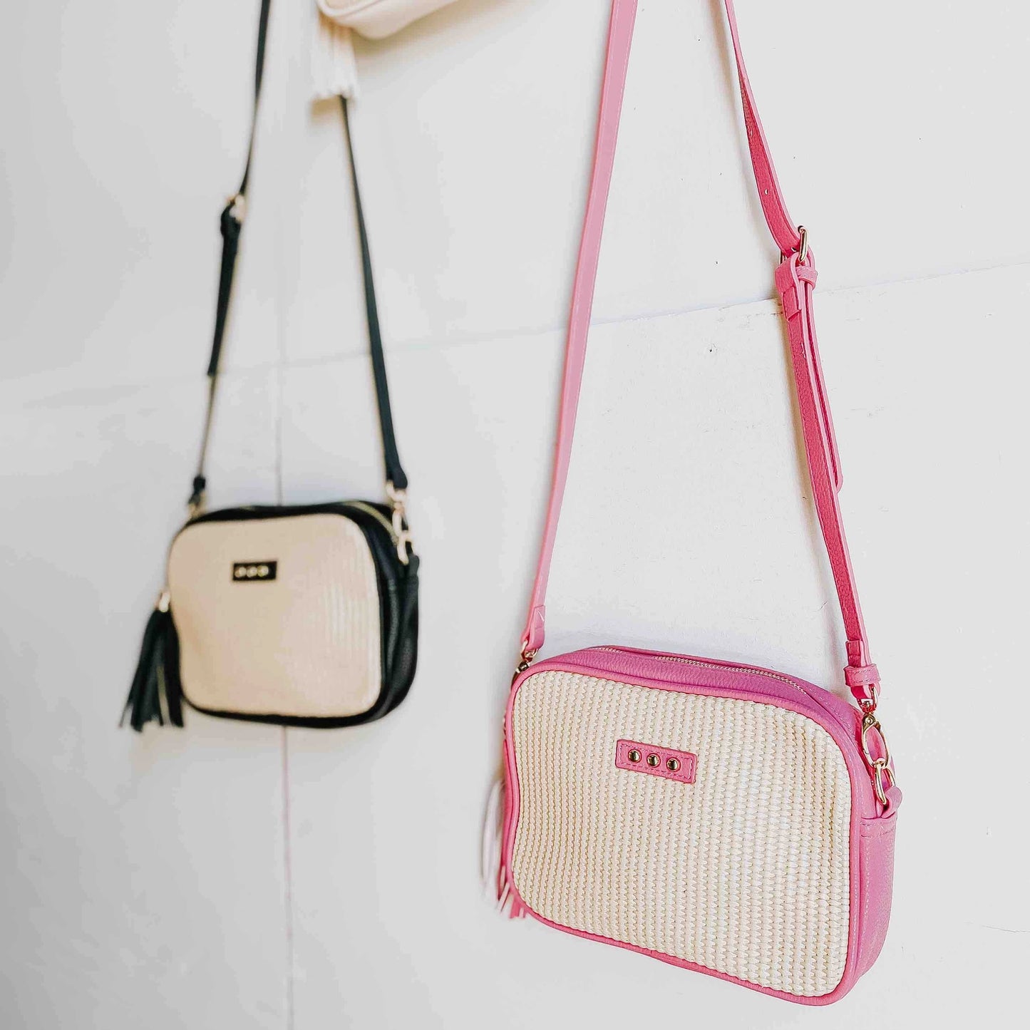 Silvia Straw Camera Bag - Fuchsia