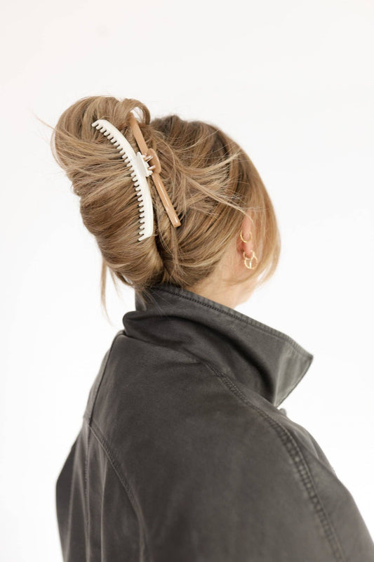 Kaxi Hair Clip I White + Brown