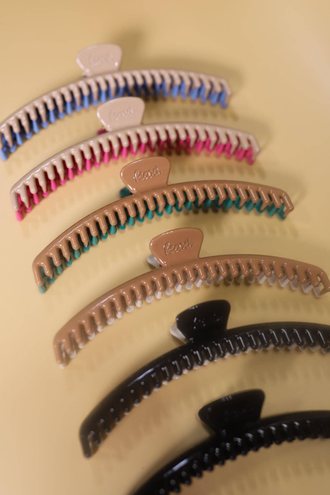 Kaxi Hair Clip I White + Brown