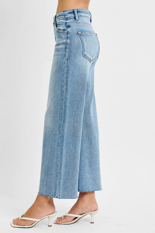 Mid Rise Crop Jeans
