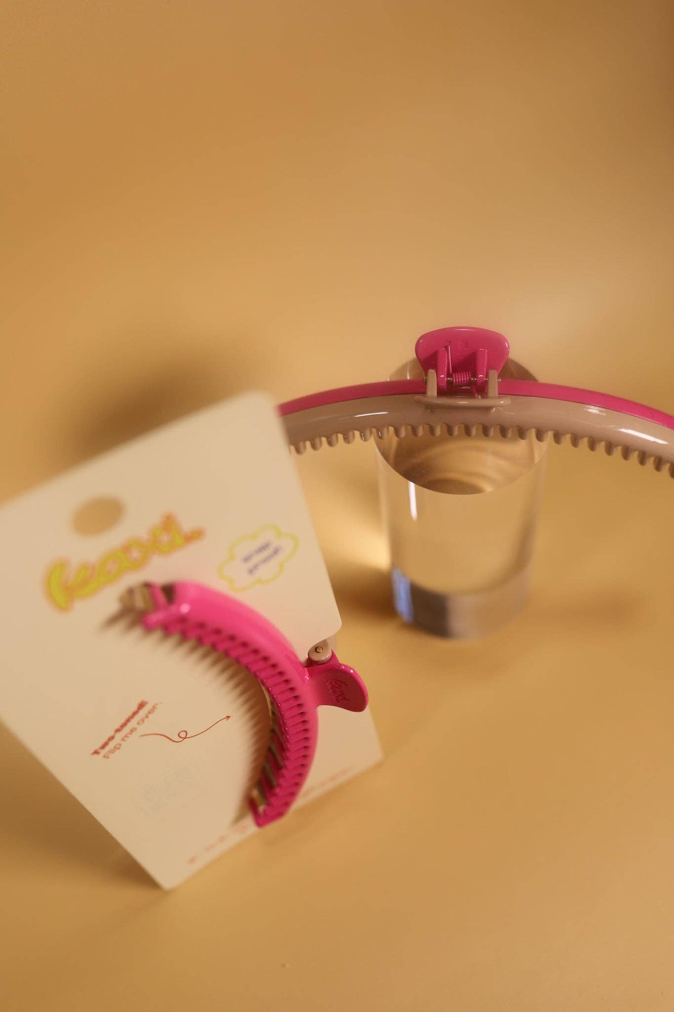 Kaxi Hair Clip I White + Brown