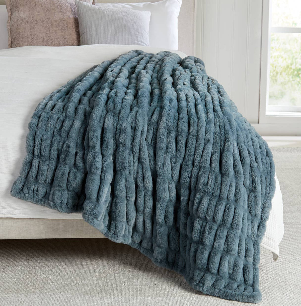 Luxury Heavyweight Ruched Throw Blankets