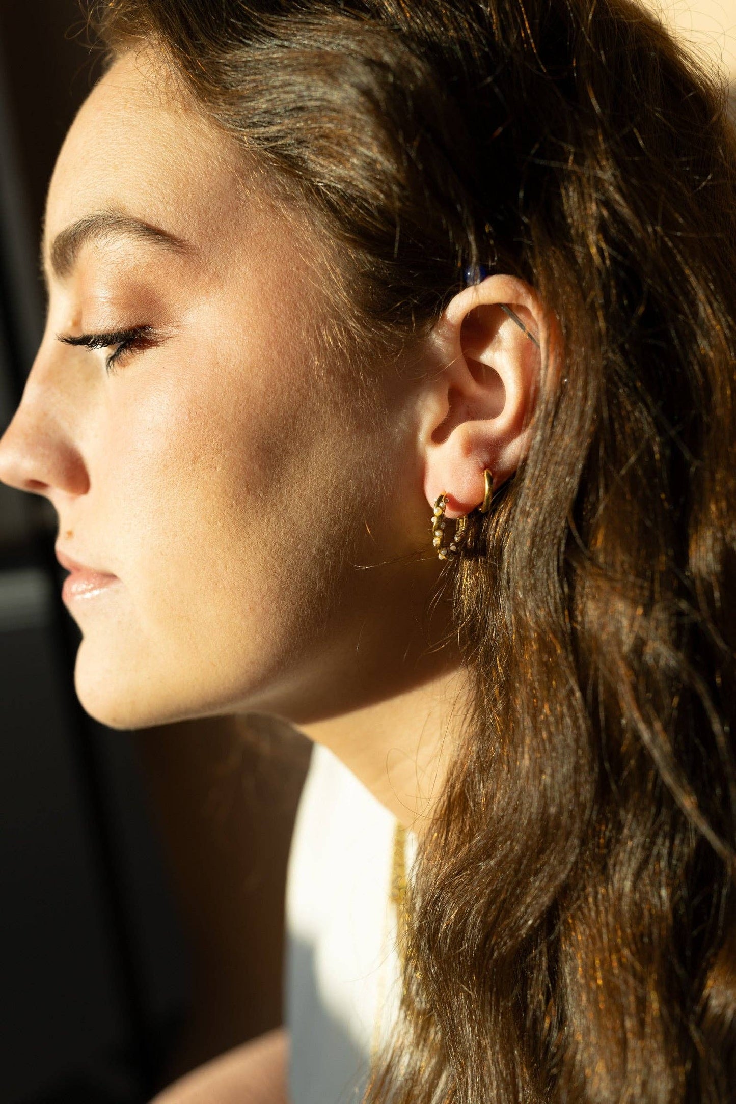 Ellie Pearl Hoops || Silver