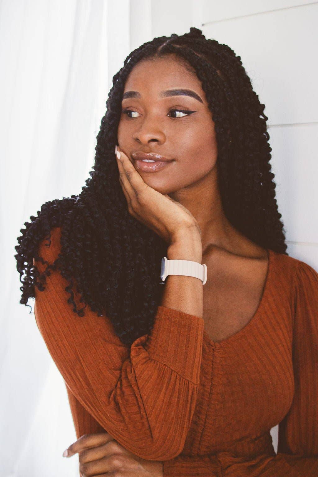 Nude Magnetic Loop Band