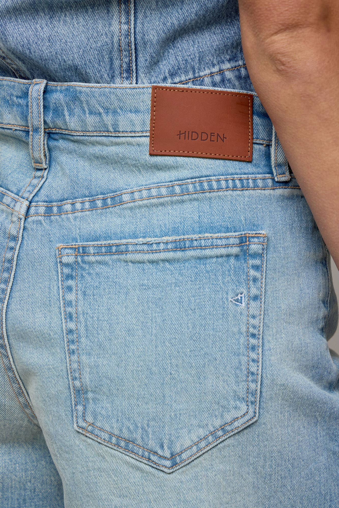 Ava Raw Hem Shorts