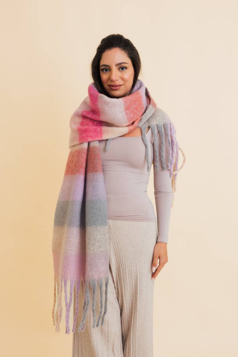 Oversized Fringe Scarf – Cozy Breeze
