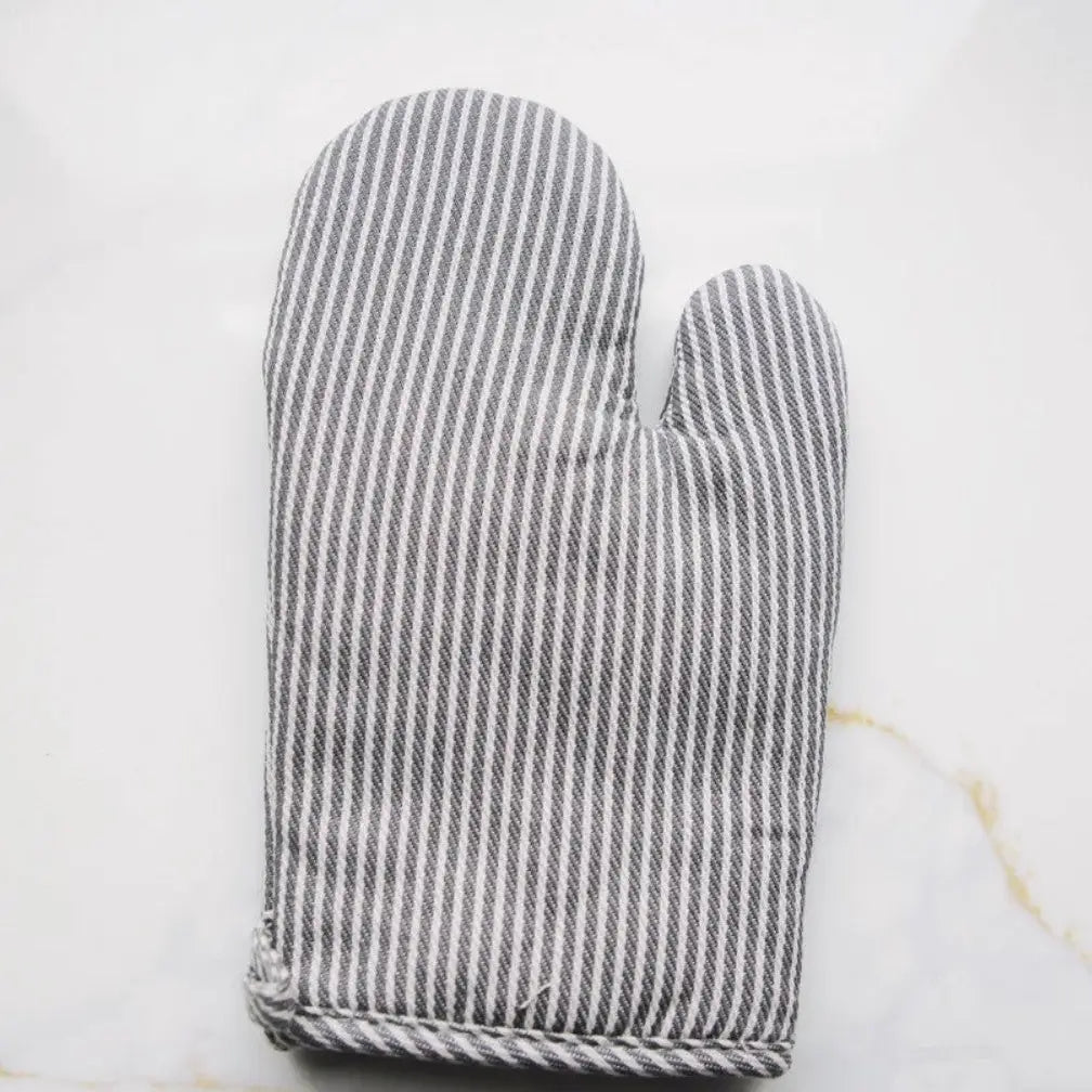 Simple Stripe Oven Mitt